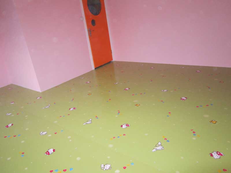 兒童塑膠地板圖片 江蘇鎮(zhèn)江艾迪兒國(guó)際親子早教中心兒童地板