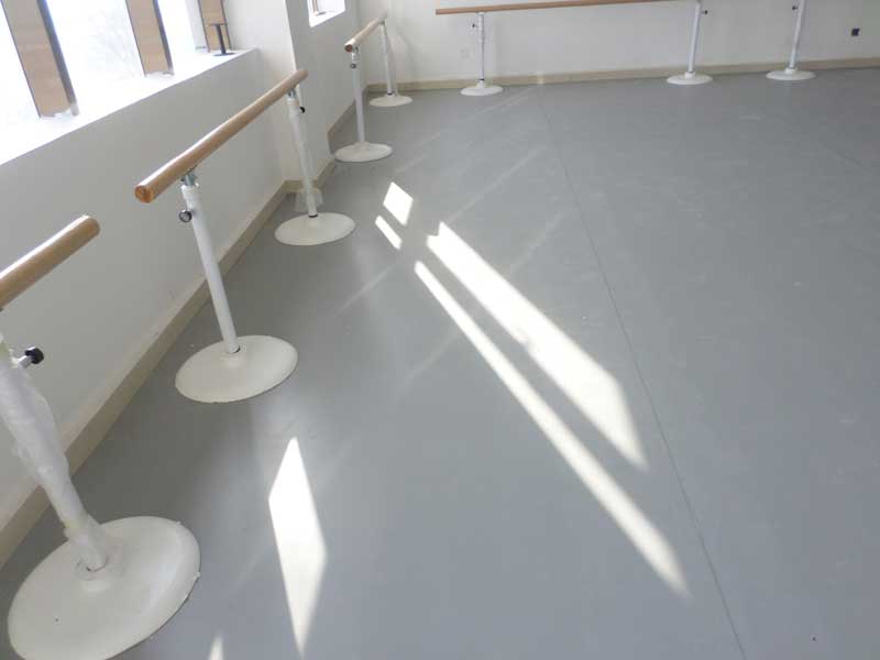 塑膠地板走低價(jià)策略消費(fèi)者不一定會(huì)買賬